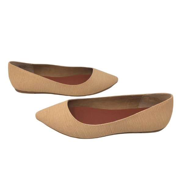 BC REBEL SLIP ON FLATS POINTED TOE ASYMMETRICAL VAMP NEUTRAL NUDE SIZE 7 NWT - Picture 6 of 16